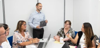 illustration 3D représentant la création d'entreprise et les formalités juridiques