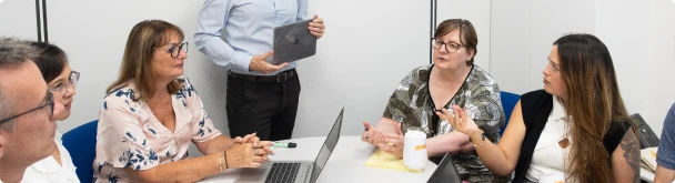 illustration 3D représentant la création d'entreprise et les formalités juridiques